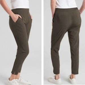 Athleta Brooklyn Mid rise ankle olive green pants size 4, 
style #198671